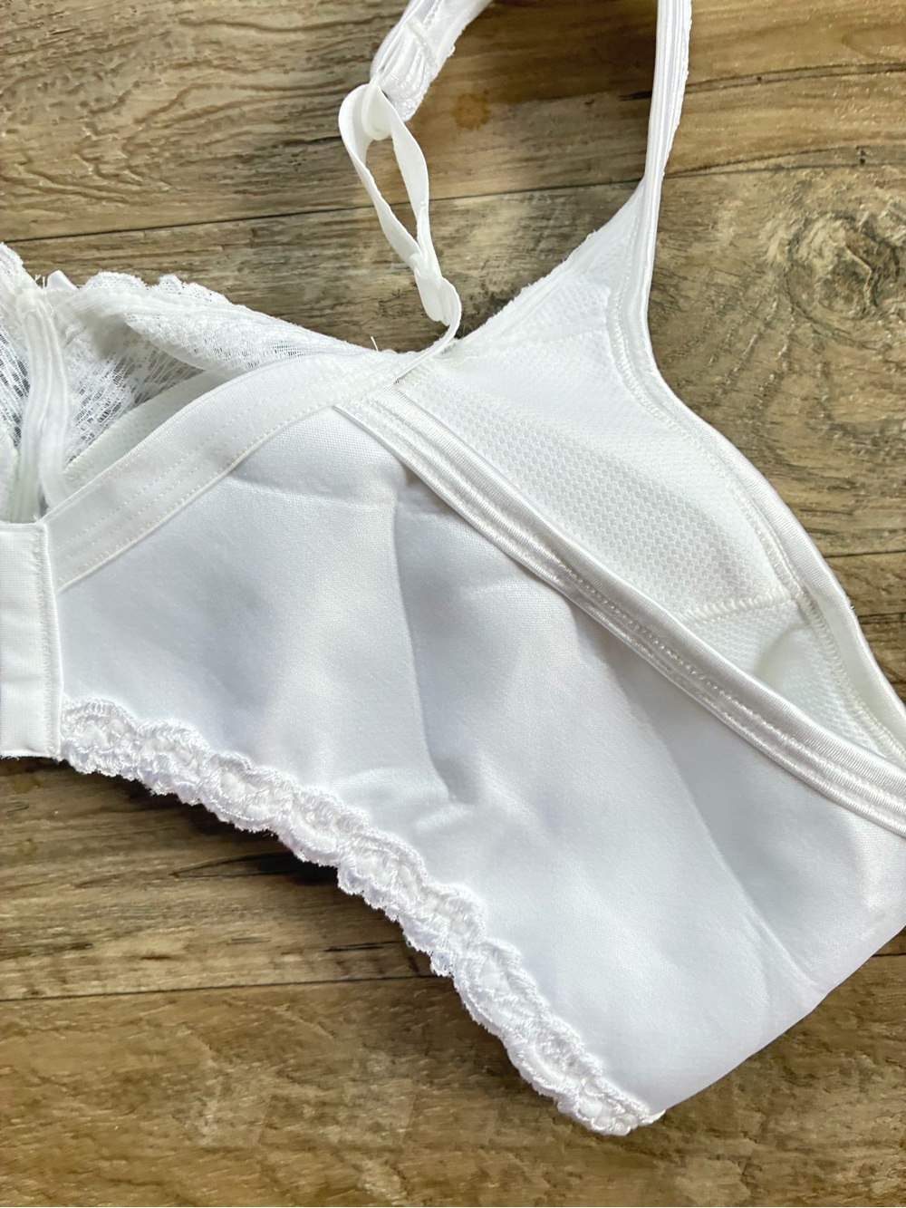Playtex Lace 18 Hour Comfort Wirefree Bra - Picture 9 of 10